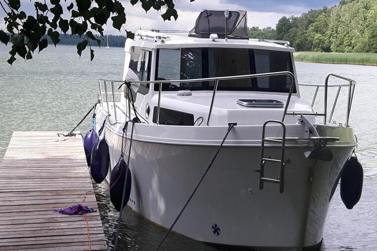 Czarter houseboatu Quest 825